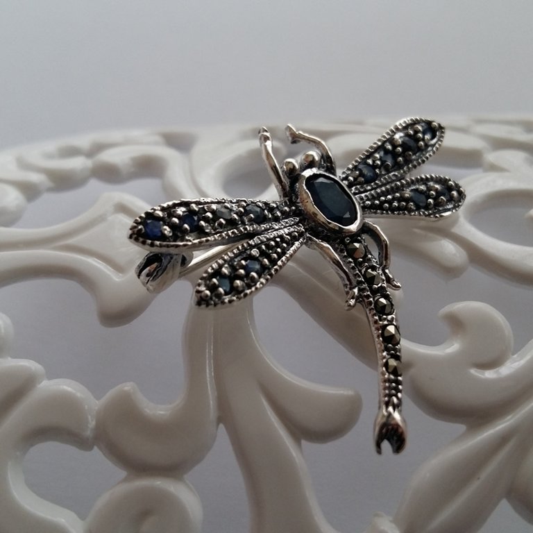 Silver Dragonfly Brooch with Sapphire Libelula Safiro