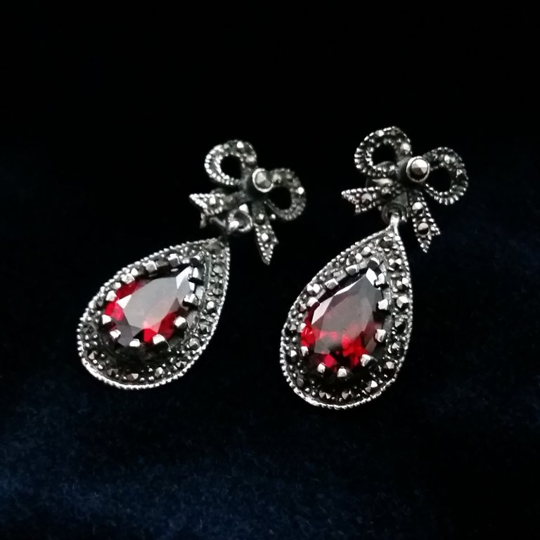 Garnet Earrings Granate Ribbon