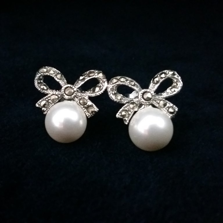 Pearl Earrings Lazo con Perla