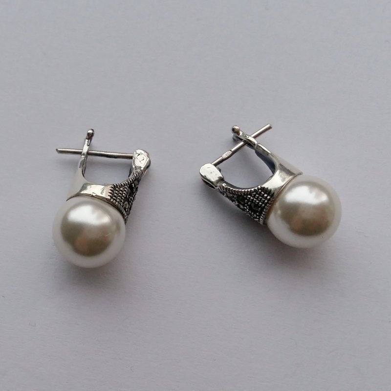 Pearl Lady D Earrings with Marcasite