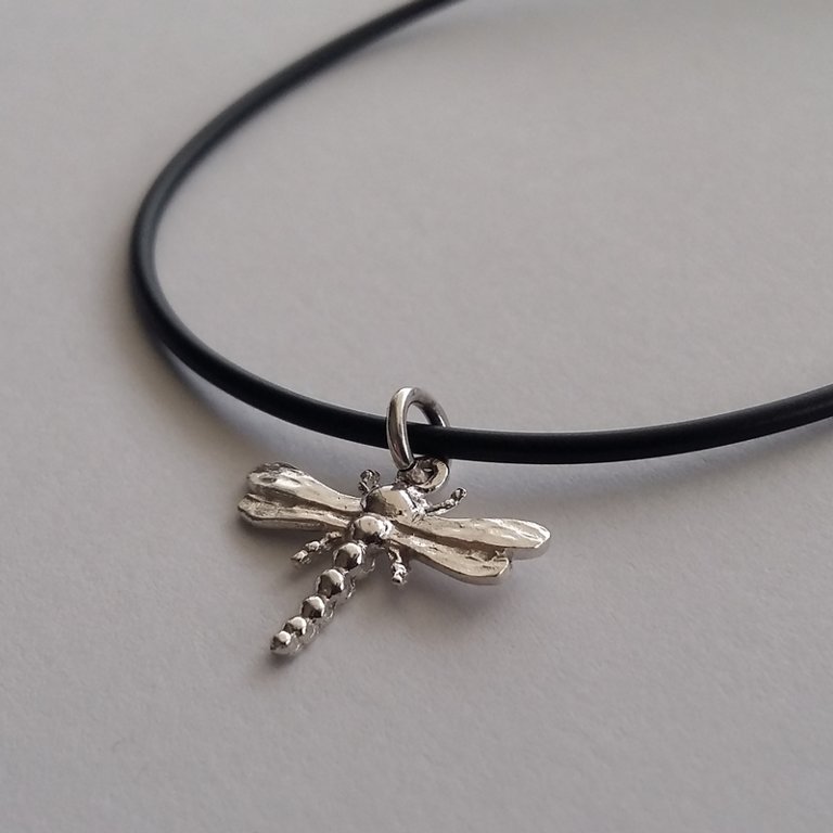 Silver dragonfly pendant Libelulita