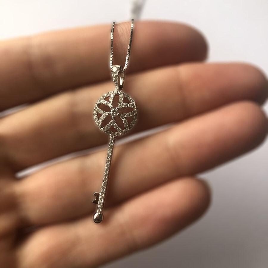 Key Chain Necklace Llave Flor Circonita