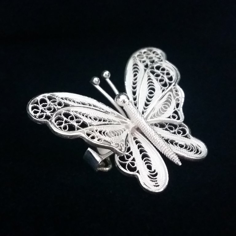Filigree Butterfly Brooch Mariposa Blanca