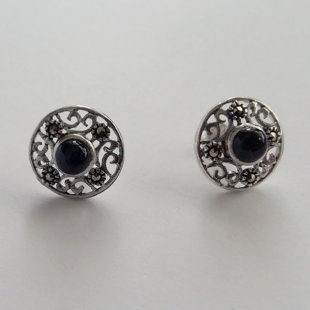 Belleza Earrings in Three Variants: with Aquamarine, Corund or Onyx