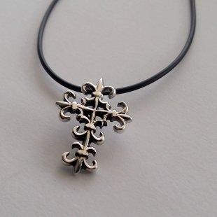 Silver Cross Pendant Flor de Lis