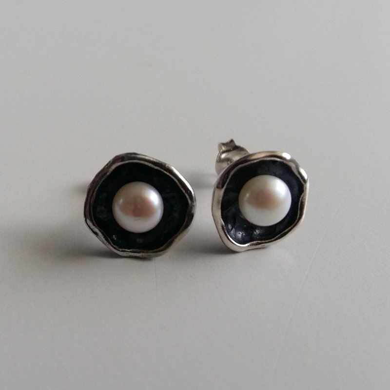 Pearl Earrings La Perla