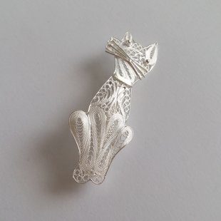 Filigree Cat Brooch Gato Blanco