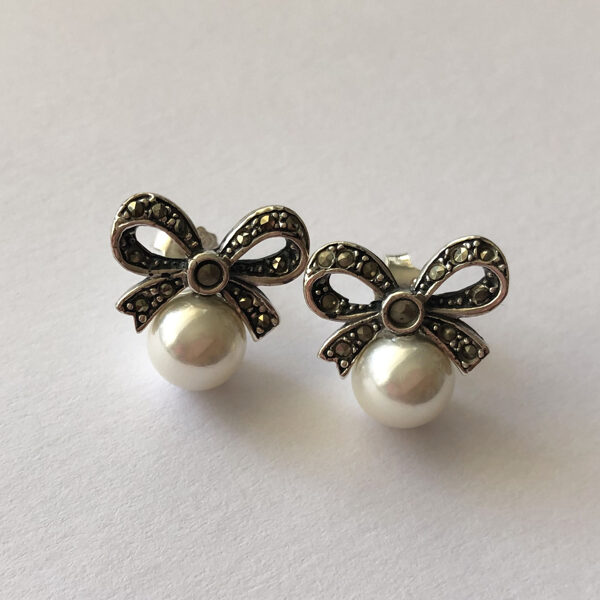 Pearl Earrings Lazo con Perla