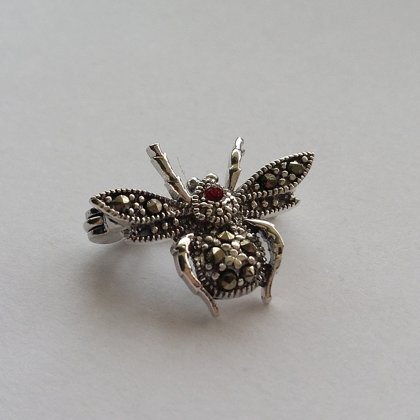 Small Silver Brooch Mosca
