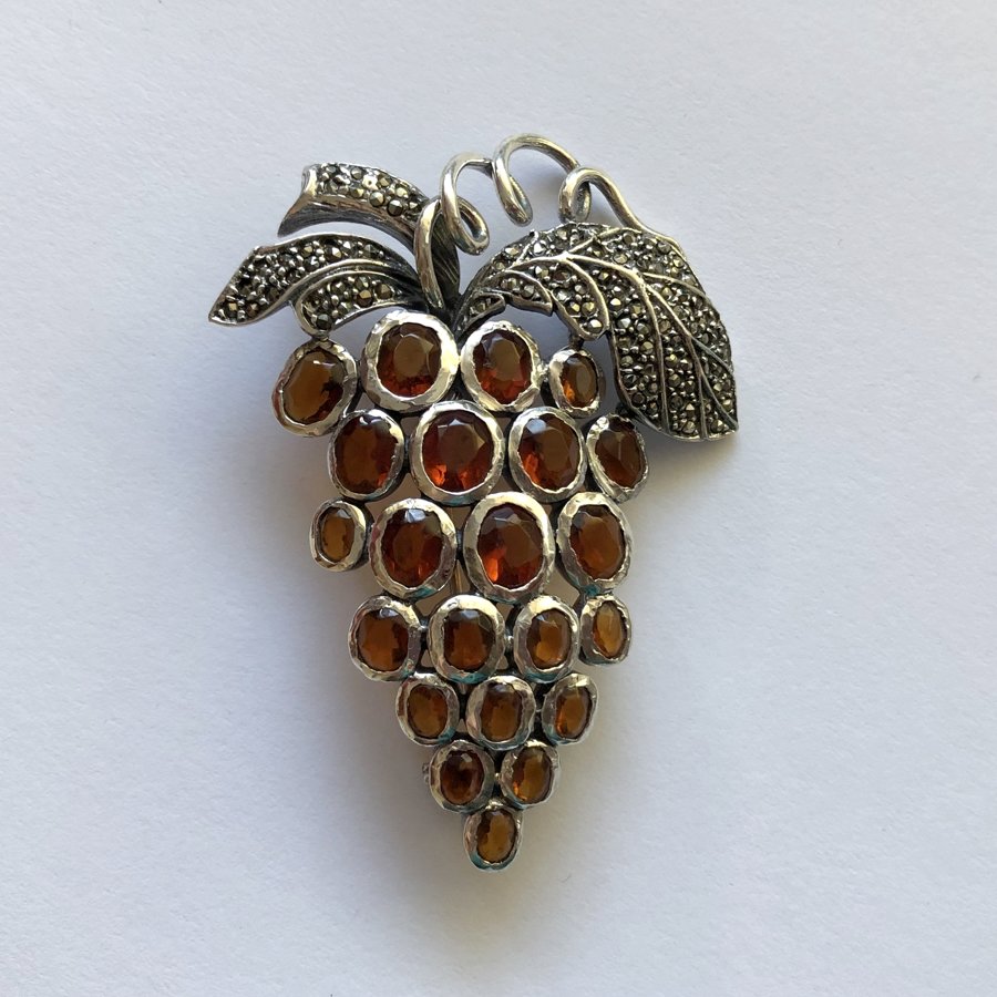 Silver Grape Brooch with Garnet Uvas Granate